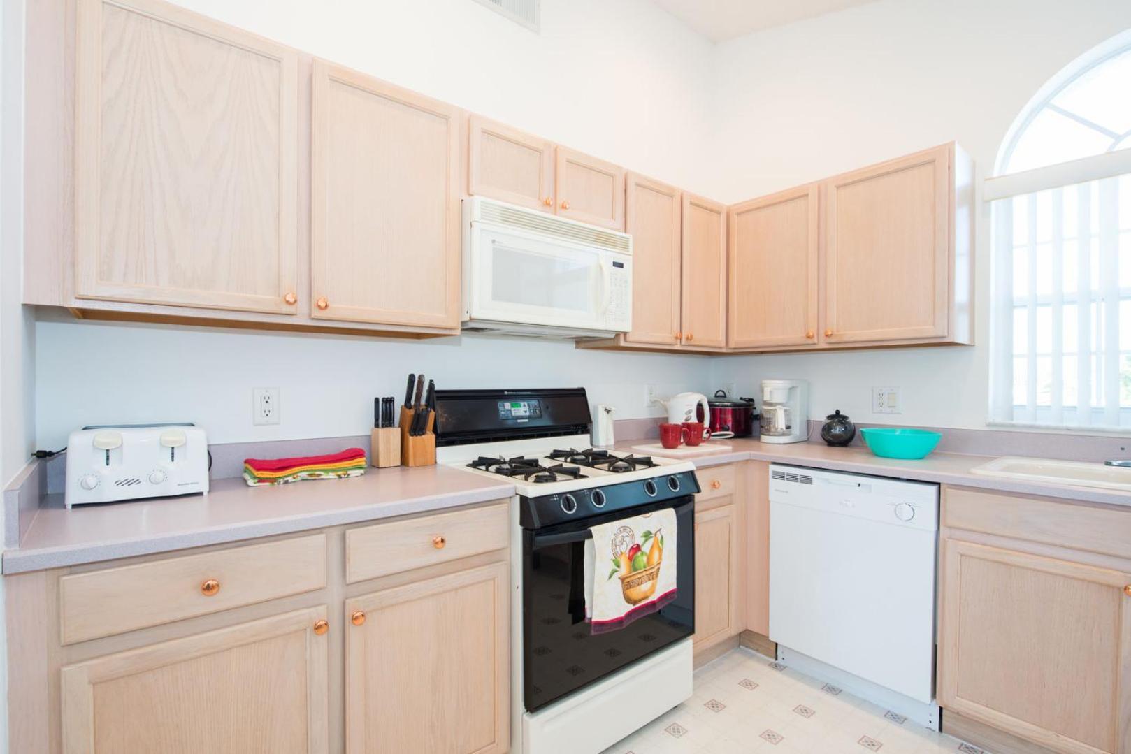 Makin Dreams With White Rose Villas - Private Pool - Game Room - Family Friendly - Nr Disney Kissimmee Bilik gambar