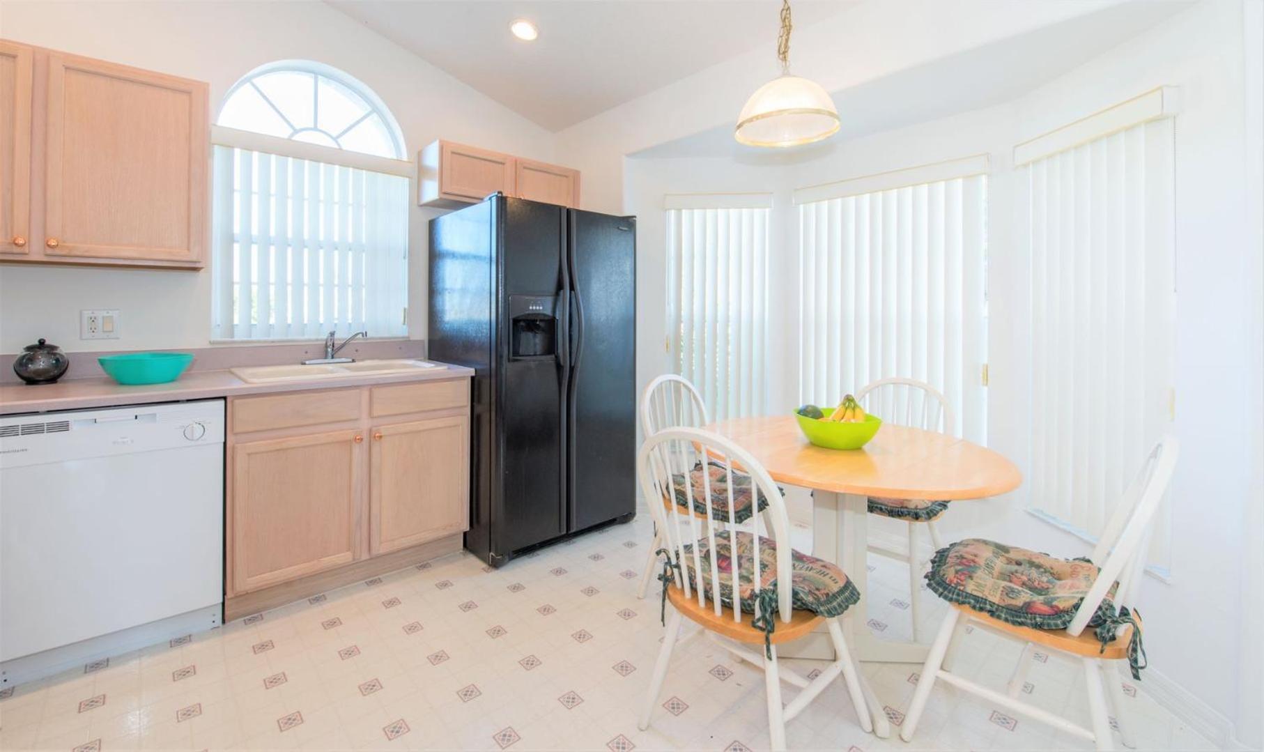 Makin Dreams With White Rose Villas - Private Pool - Game Room - Family Friendly - Nr Disney Kissimmee Bilik gambar